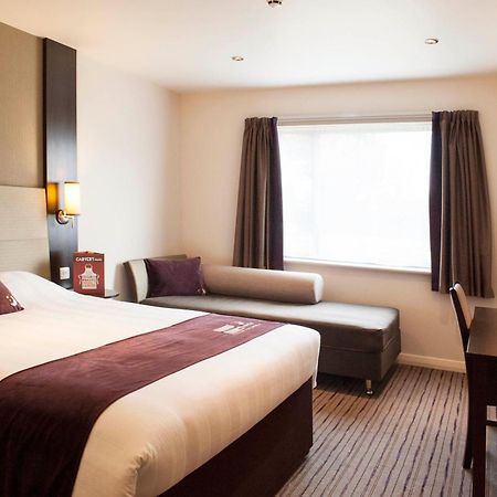Premier Inn Birmingham City Centre Broad Street Экстерьер фото
