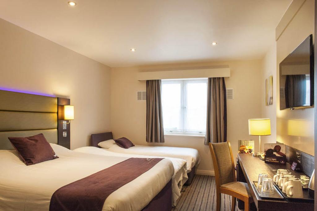 Premier Inn Birmingham City Centre Broad Street Экстерьер фото