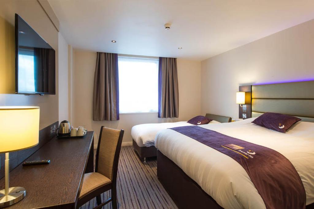 Premier Inn Birmingham City Centre Broad Street Экстерьер фото