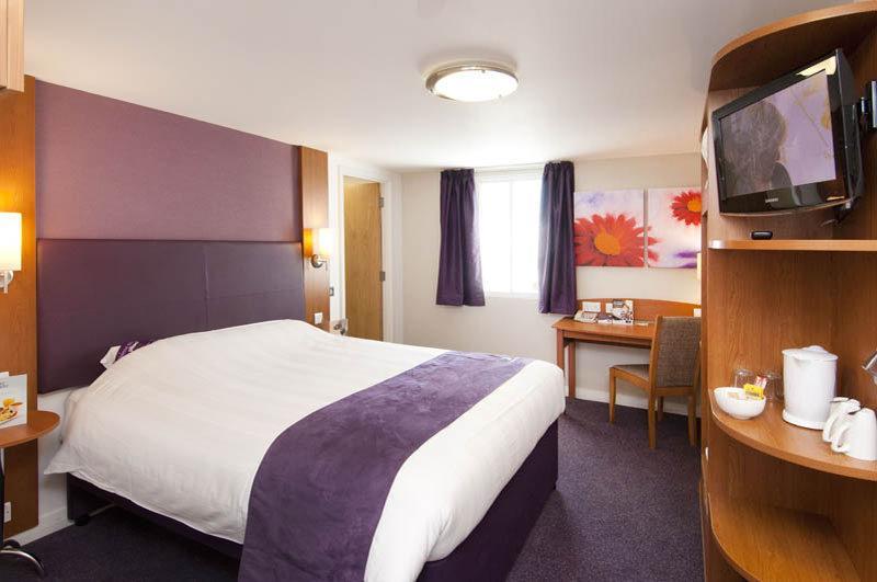 Premier Inn Birmingham City Centre Broad Street Экстерьер фото